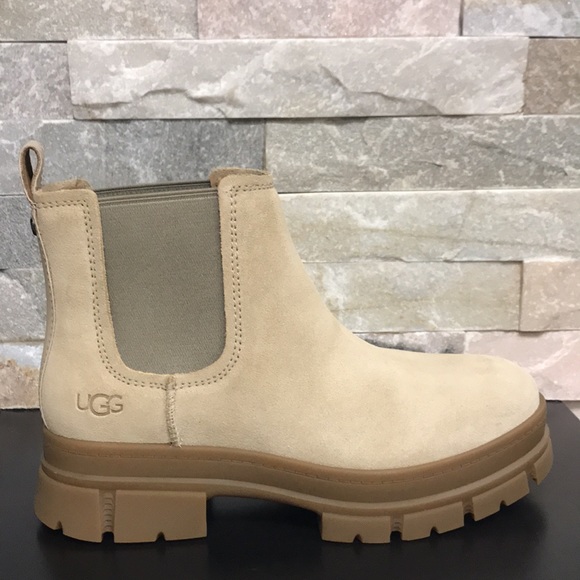 🎁 UGG Ashton Chelsea Suede Ankle Boot - Picture 3 of 16